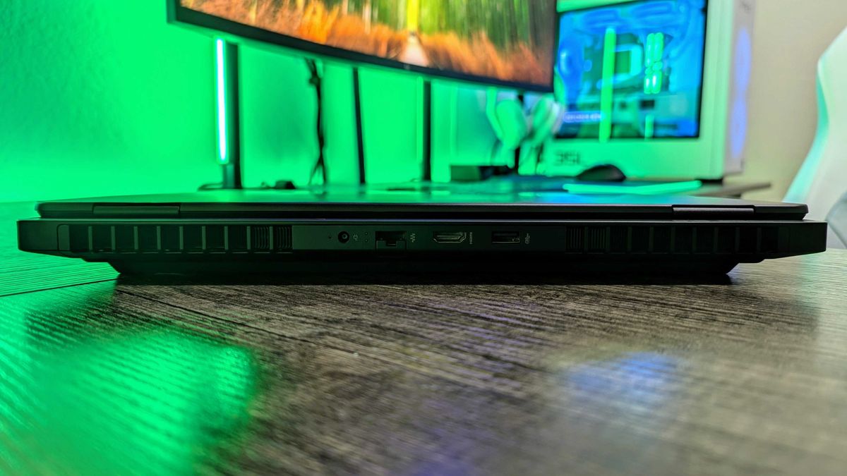 Image of the HP OMEN MAX 16 (2025) gaming laptop.