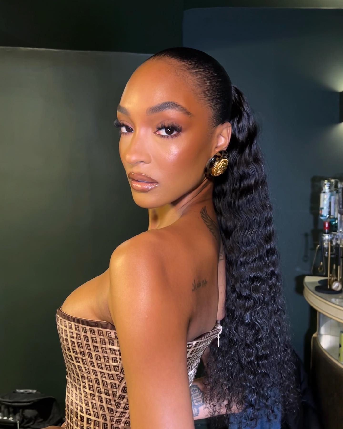 @jourdandunn slicked-back ponytail
