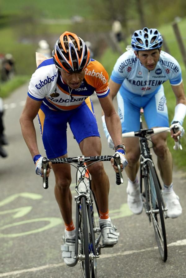 Michael Boogerd (Rabobank) leads Davide Rebellin in their two-man escape in 2004