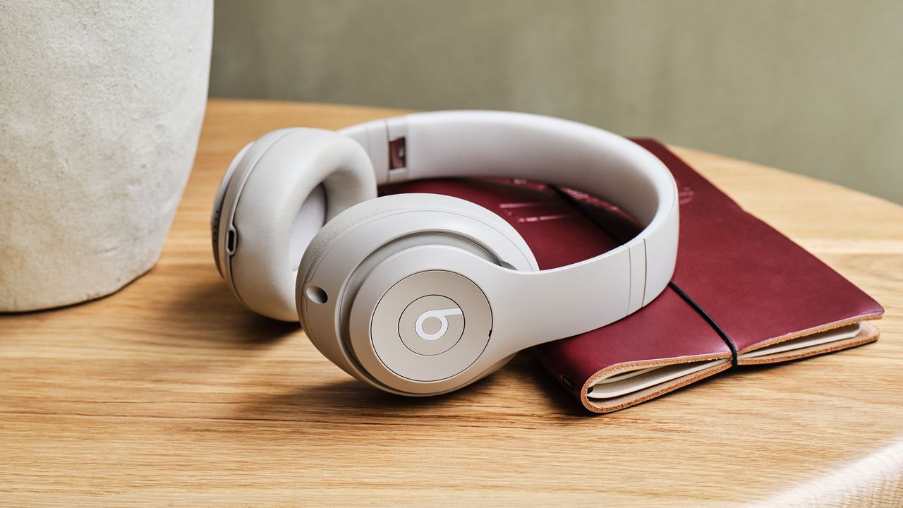 Beats Studio Pro press images