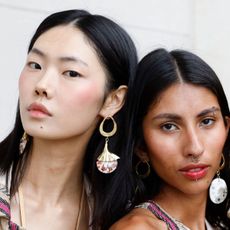 three models posing - spring make-up trends
