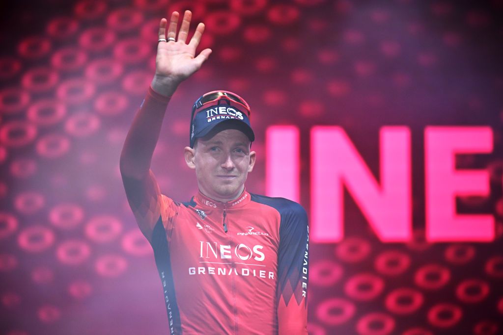 Tao Geoghegan Hart waves during the Giro d'italia team presentation