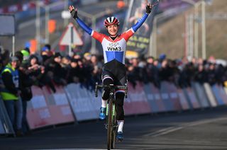 Elite Women - Vos shows her form with a solo victory in Hoogerheide World Cup