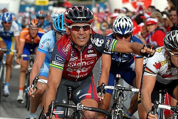 McEwen, perhaps demostrating to the Silence Lotto bosses