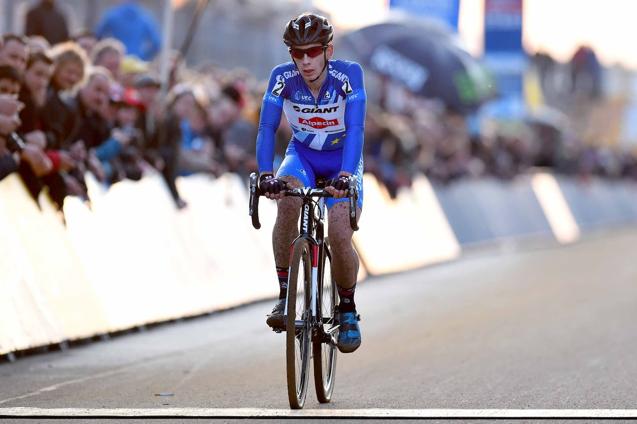 Lars van der Haar takes third after a late puncture