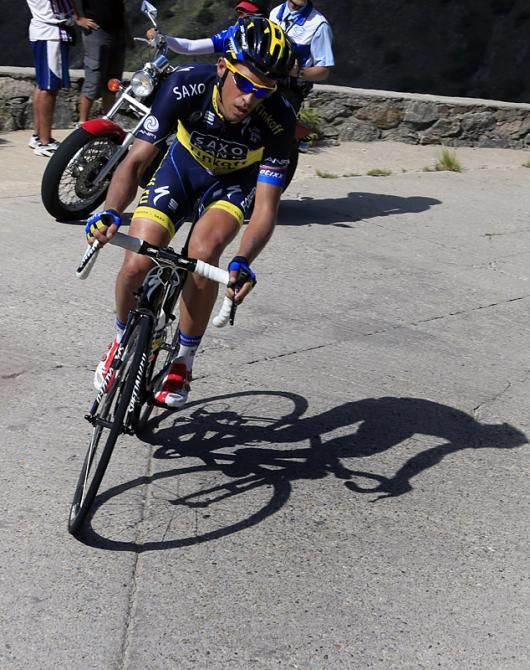 Alberto Contador climbs switchback after switchback on Cerro el Amago.