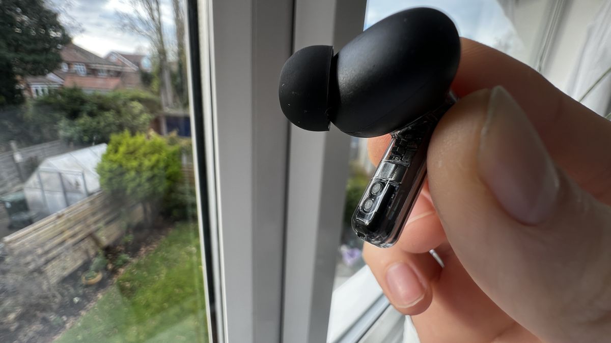 Nothing ear (1)