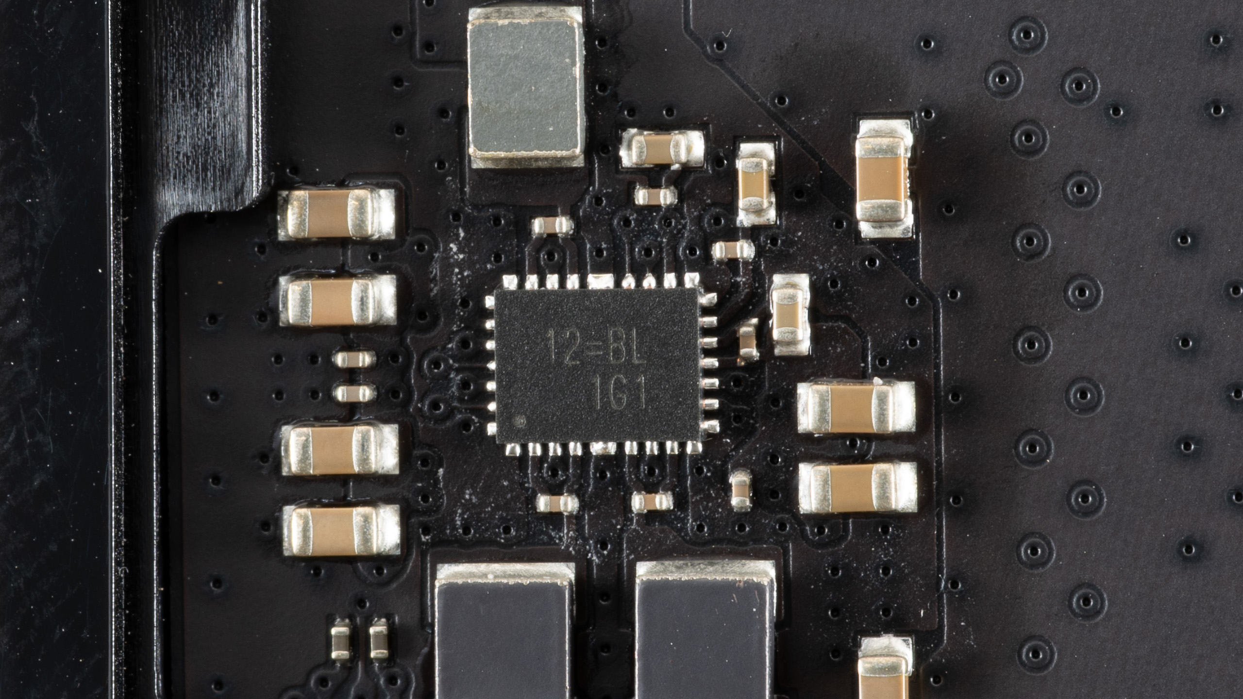 Crucial Pro Overclocking DDR5-6400 C32