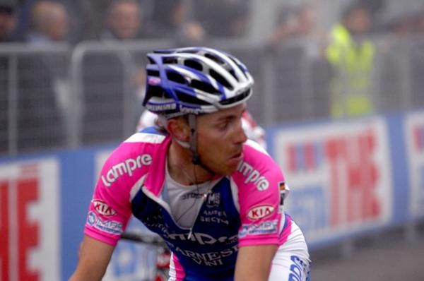 Damiano Cunego (Lampre-Farnese-Vini) checks his position at the finish