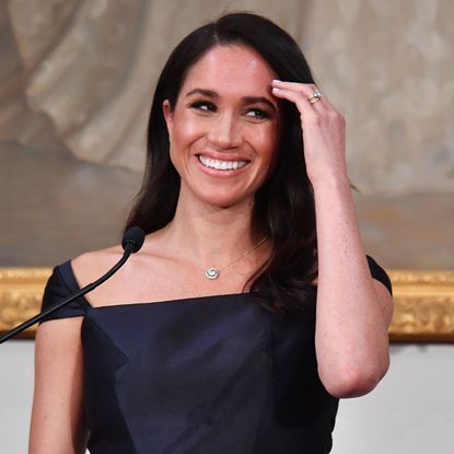 Meghan, Duchess of Sussex speaks to invited guests during a reception at Government House on October 28, 2018 in Wellington, New Zealand