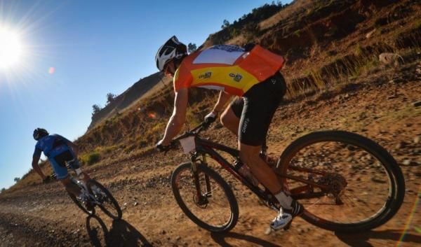 Nico Bell leads Max Knox