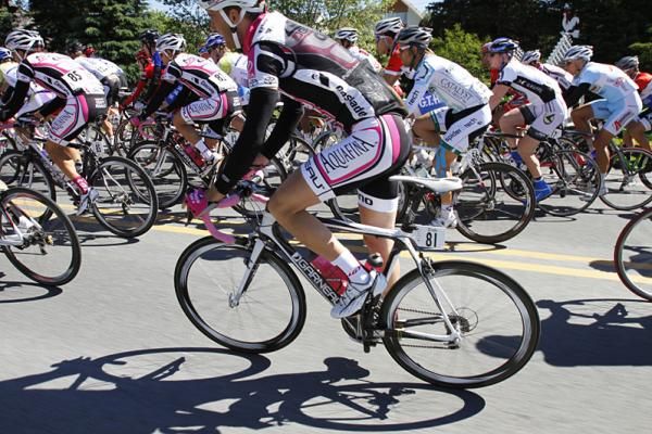 Hugo Houde (Garneau Club Chaussure) in the peloton.