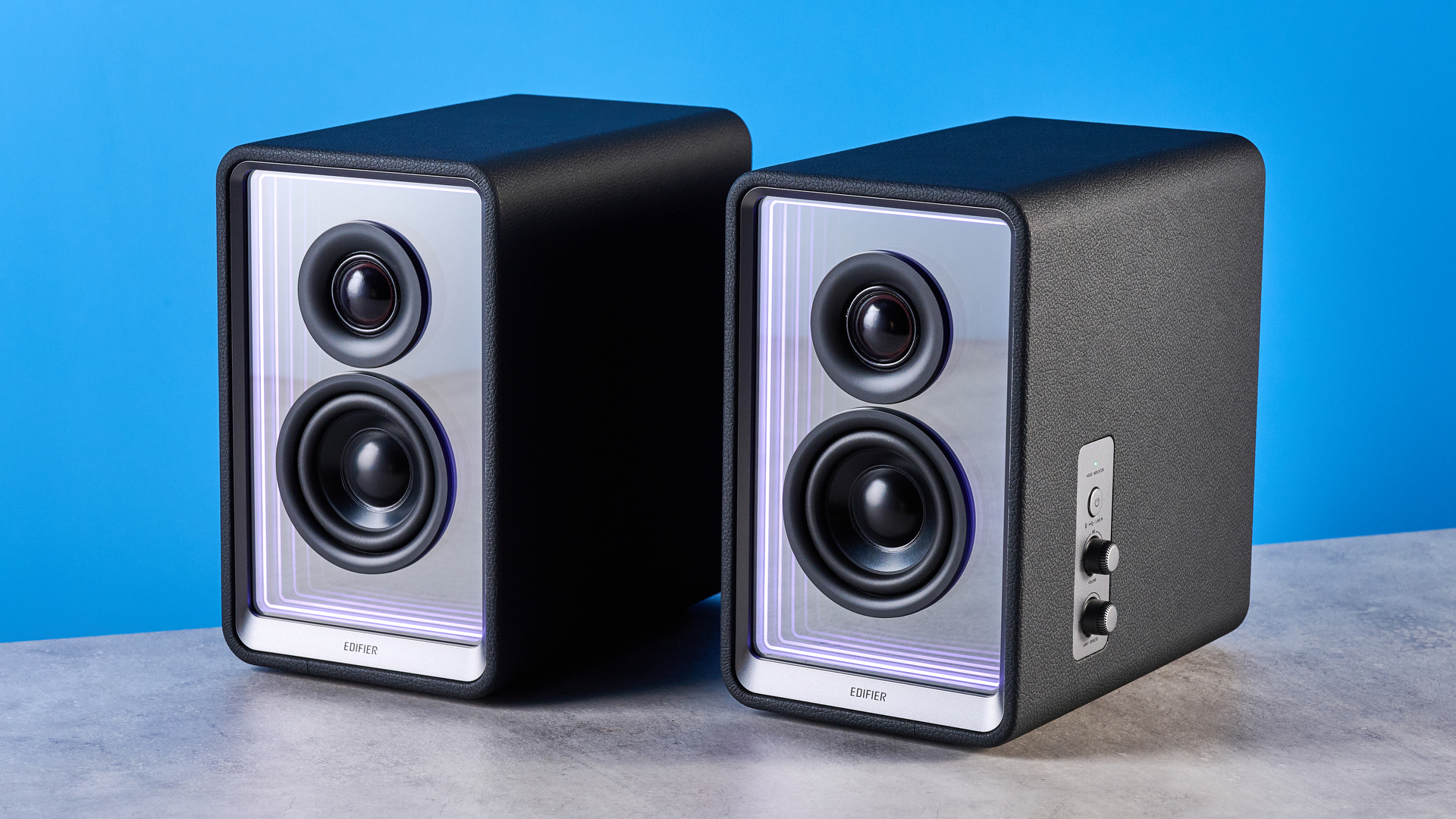 Edifier QR65 gaming and computer speakers in black