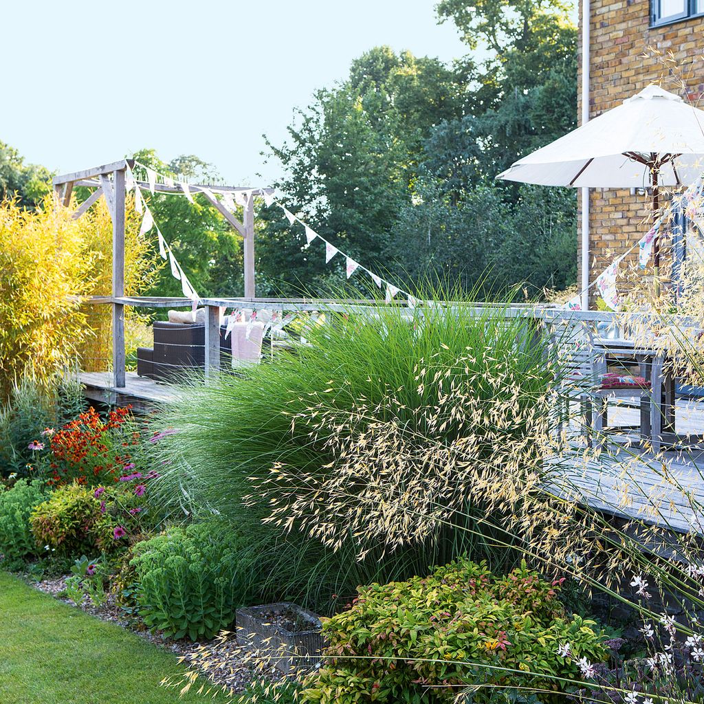 Sloping Garden Ideas To Make More Of Your Outdoor Space – PCETSK