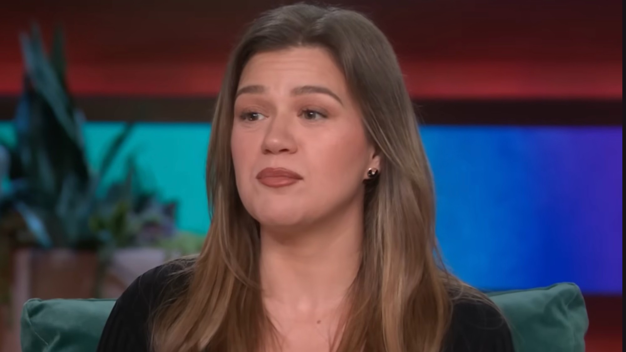 Kelly Clarkson on The Kelly Clarkson Show.