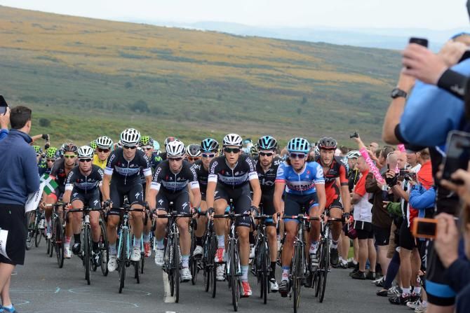 OPQS control peloton from the front