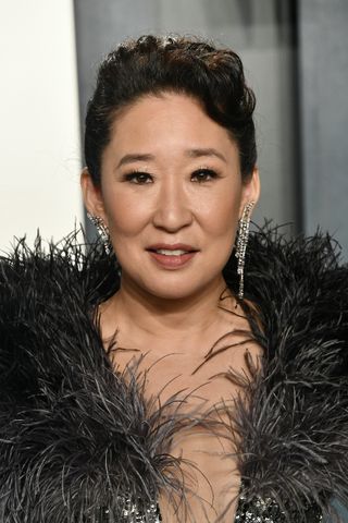 Sandra Oh attends the 2020 Vanity Fair Oscar Party hosted by Radhika Jones at Wallis Annenberg Center for the Performing Arts on February 09, 2020 in Beverly Hills, California