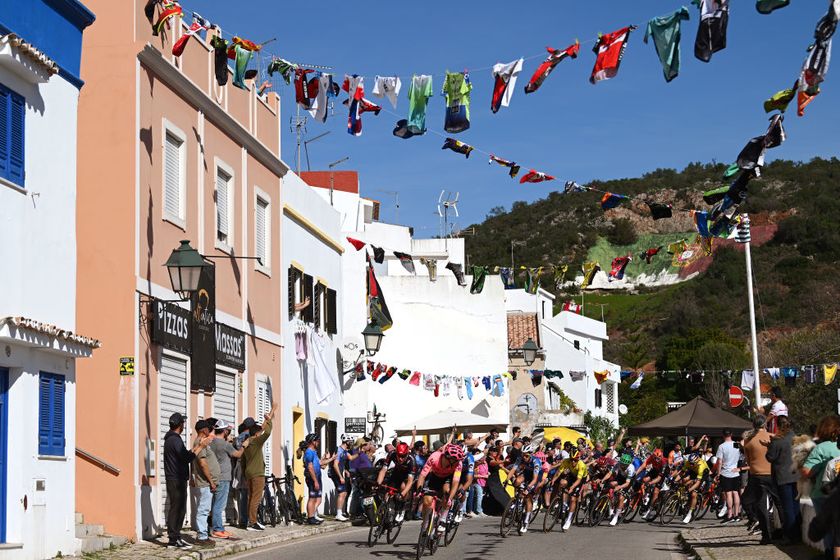 Volta ao Algarve 2024 stage 5: the peloton closes in on the decisive final ascent of Malhão 