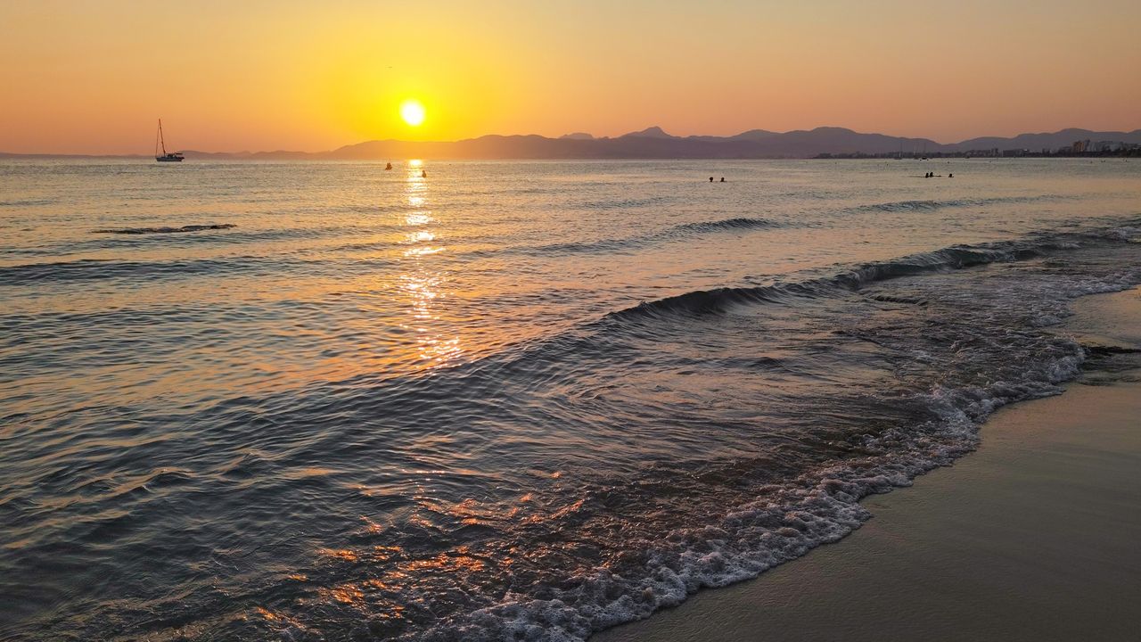 10 easy places to see the total solar eclipse 2026 from Spain's major vacation destinations