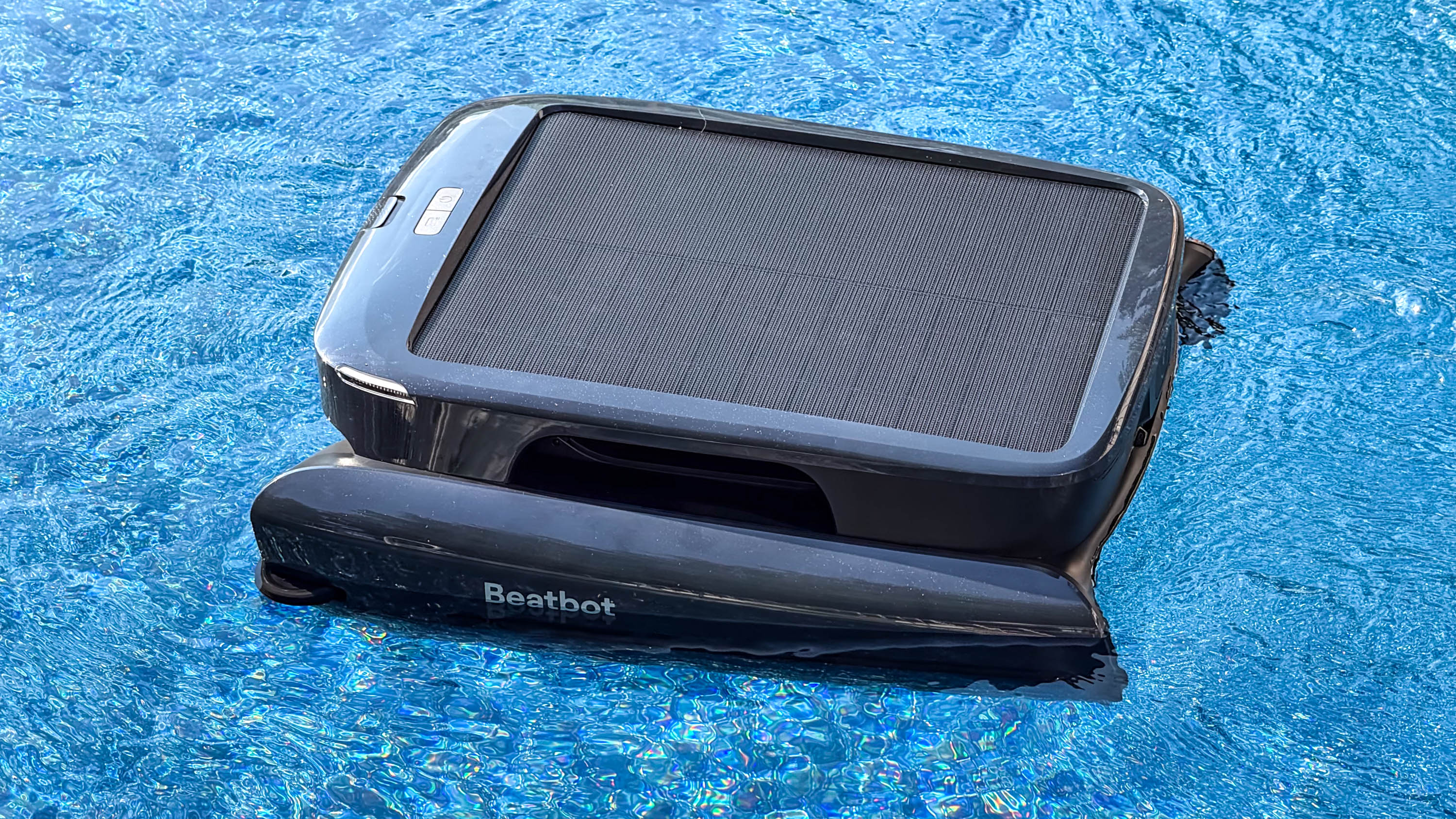 BeatBot iSkim skimmer shown in the pool