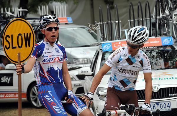 Alexandre Pluchkin (Katusha) with Reni Mandri (AG2R)