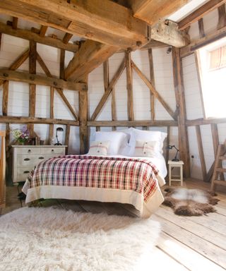 Airbnb experiences, bedroom in charismatic windmill in Kent