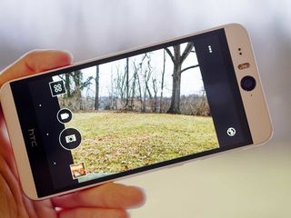 HTC Desire Eye camera app