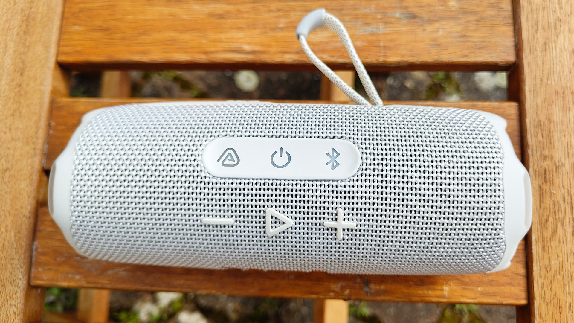 JBL Flip 7 wireless speaker