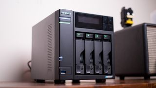 Asustor AS6604T NAS review