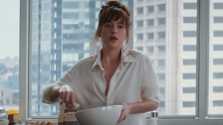 Product, Finger, Shirt, Collar, Bowl, Dress shirt, Mixing bowl, Organ, Kitchen utensil, Brown hair,