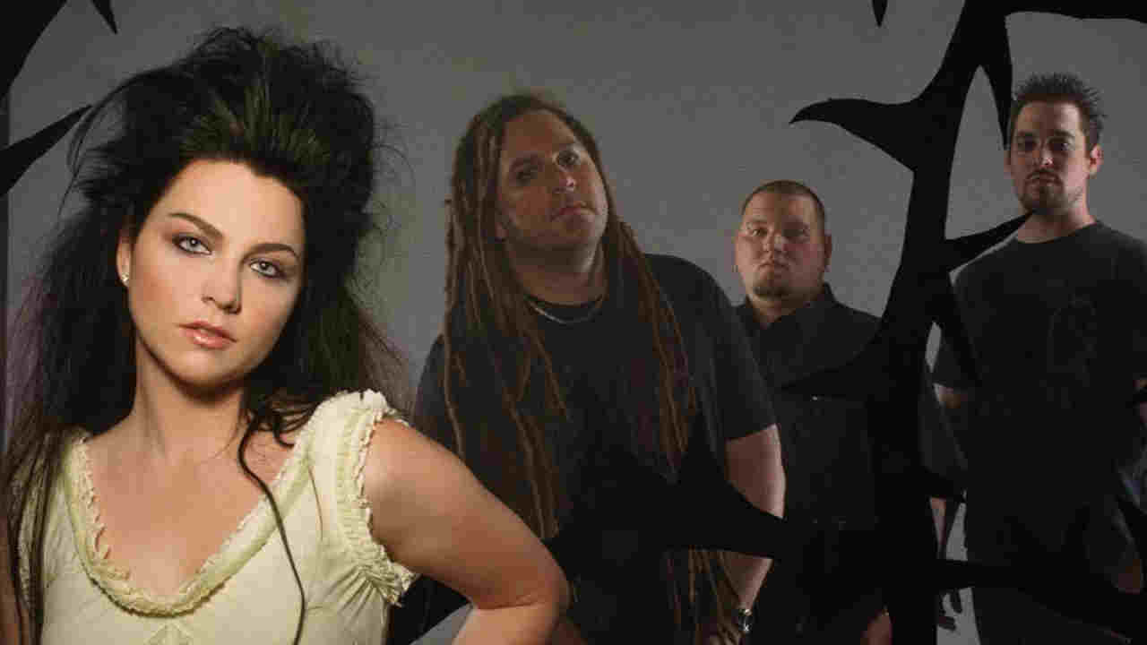 Evanescence posing for a photograph in 2006