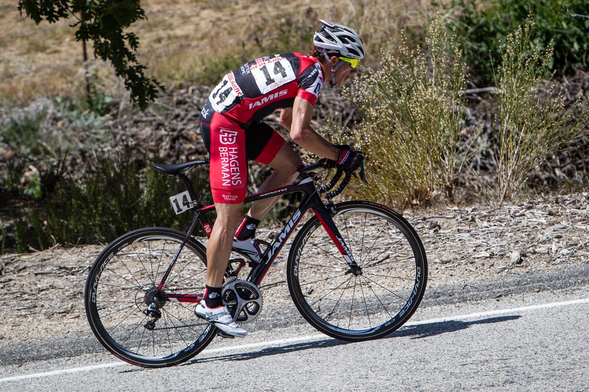 Daniel Jaramillo (Jamis-Hagens Berman) tries to hold on to the front group on the climb
