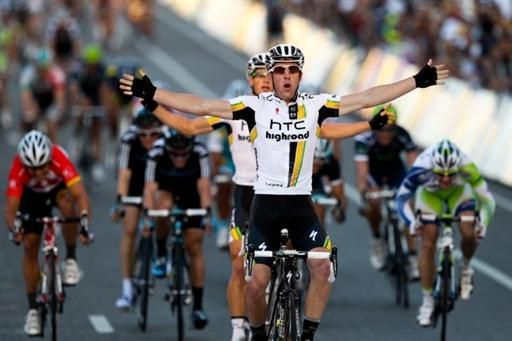 Matt Goss and HTC - Highroad teammate Mark Renshaw finish 1-2 in the Cancer Council Classic.