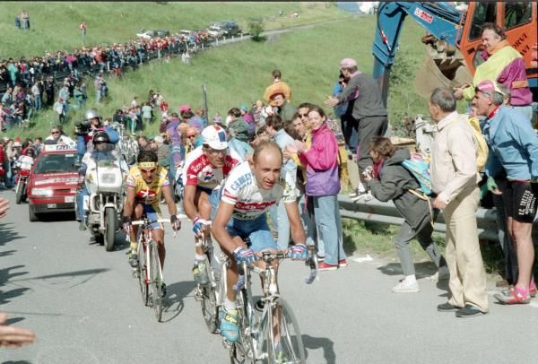 A younger Pantani on the attack in the 1994 Giro