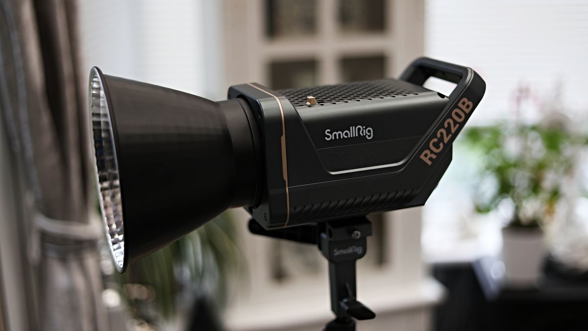 SmallRig RC 220B COB Bi-Color LED Video Light review | Digital