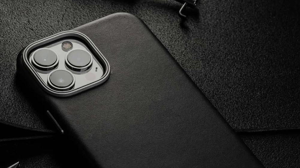 Spigen Enzo iPhone case on iPhone 15 Pro Max