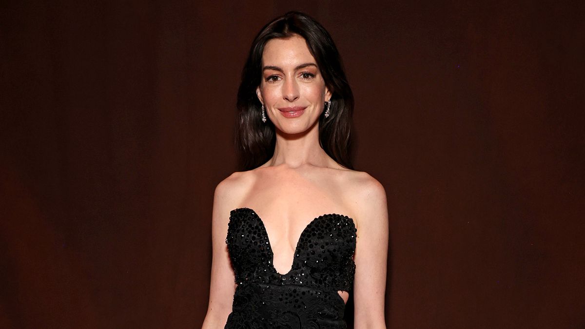 Anne Hathaway’s cozy living room is perfect for hunkering down