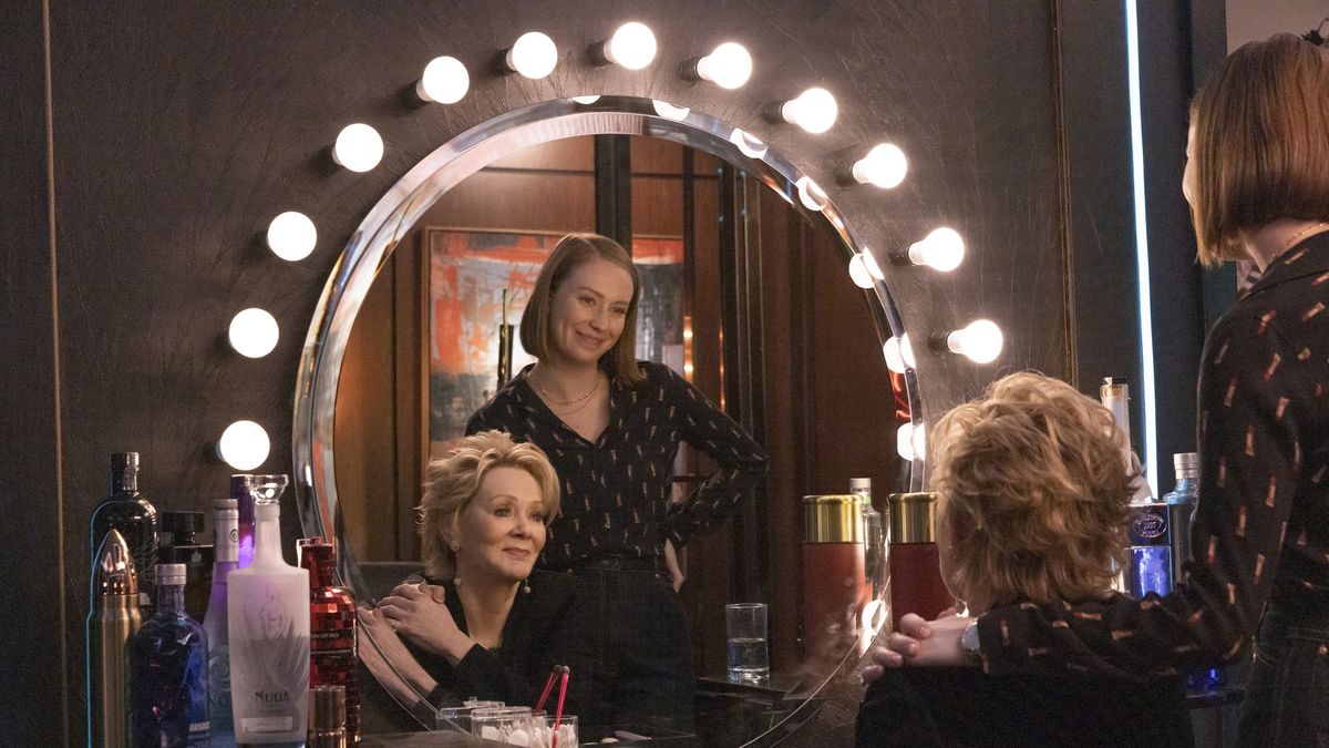 Jean Smart and Hannah Einbinder in Hacks