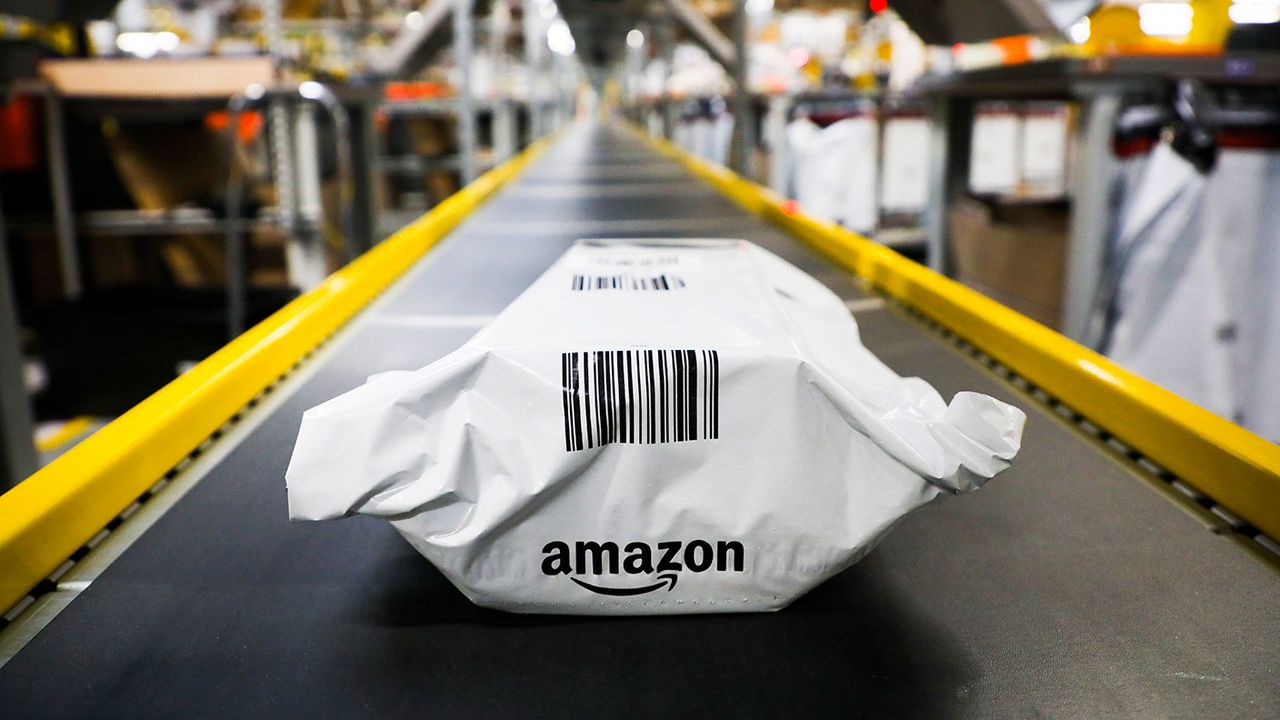 Amazon package on a converyor belt © G