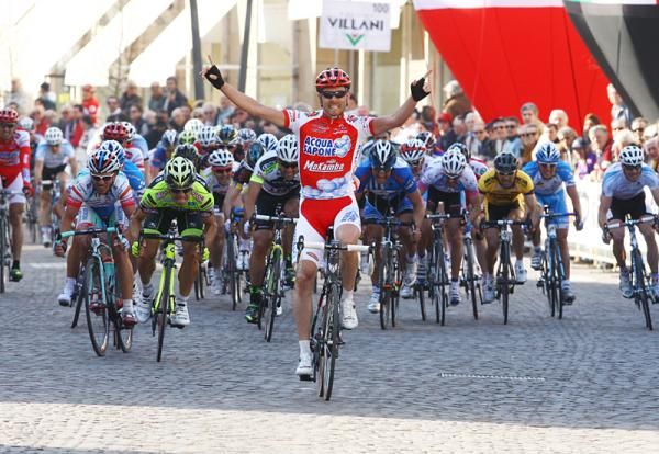 Claudio Corioni (Acqua &amp; Sapone) celebrates the stage win.