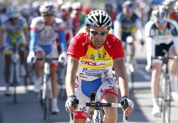 Michele Scarponi (Androni Giocattoli) finishes safely in the bunch to retain his overall lead.