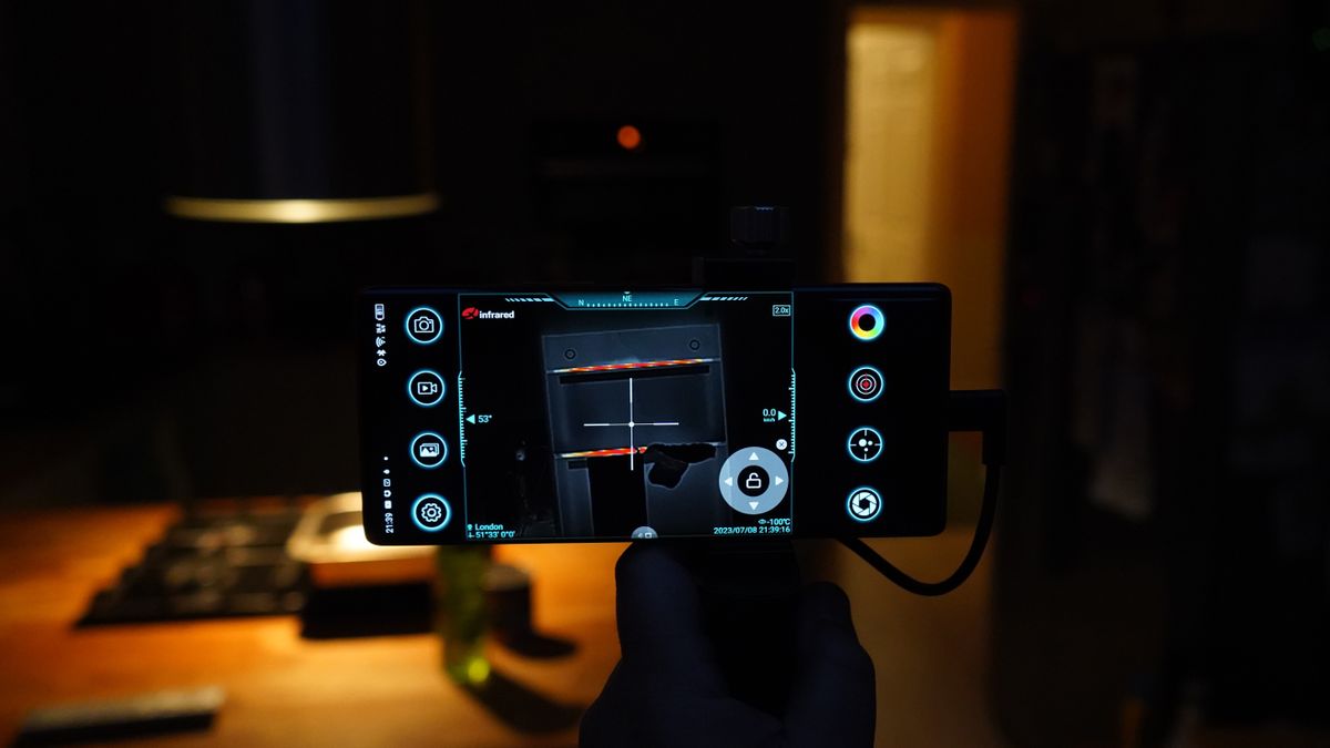 Xinfrared X2 Thermal Monocular Review: World's smallest night vision ...