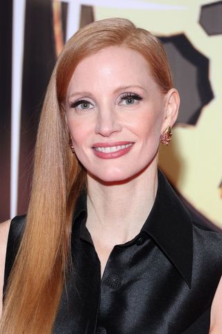 jessica chastain with a 50s makeup look