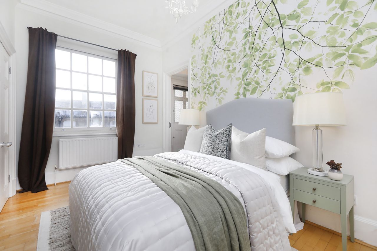 Images of a flat on Fleet Street, London