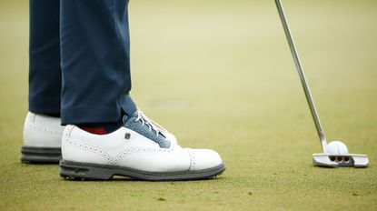What Shoes Does Justin Thomas Wear?