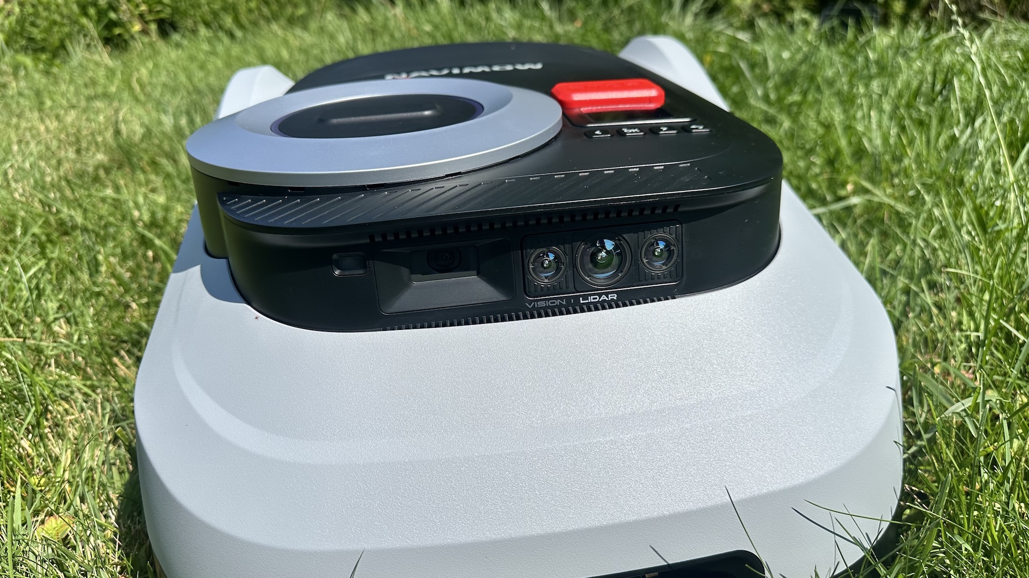 Navimow i215 sensors
