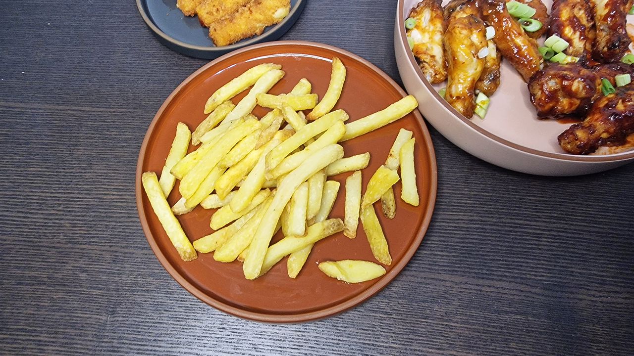 I cooked my favorite Super Bowl appetizers in the air fryer vs the oven