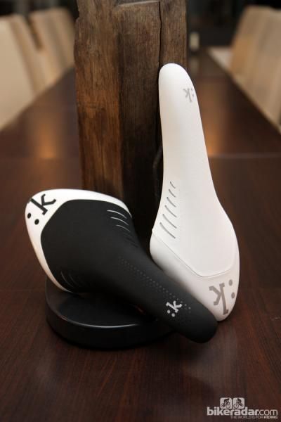 New for 2013 is the fi'zi:k Arione K1 tri-specific model, which uses the same carbon fiber rails and shell as the R1 but with more padding under the nose.