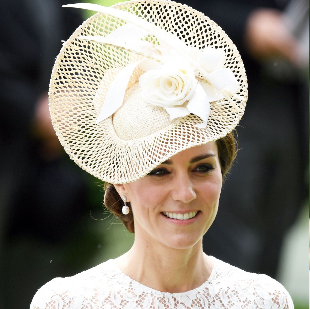 Meghan Markle's 2018 Royal Ascot Dress and Kate Middleton's in 2016 ...