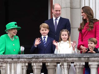 The Queen with Prince William, Kate and their children on the balcony of Buckingham Palace - Queen Elizabeth II